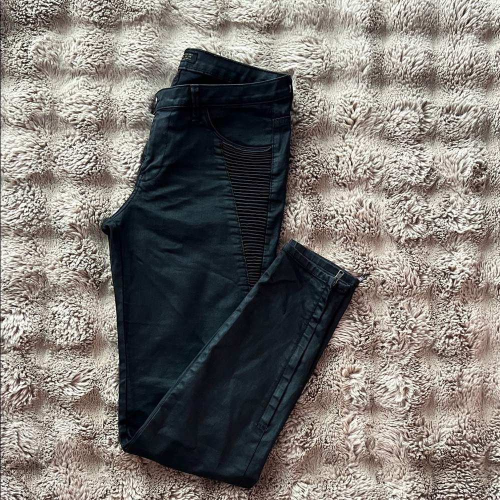 Black Skinny Jeans with Ribbed Detail